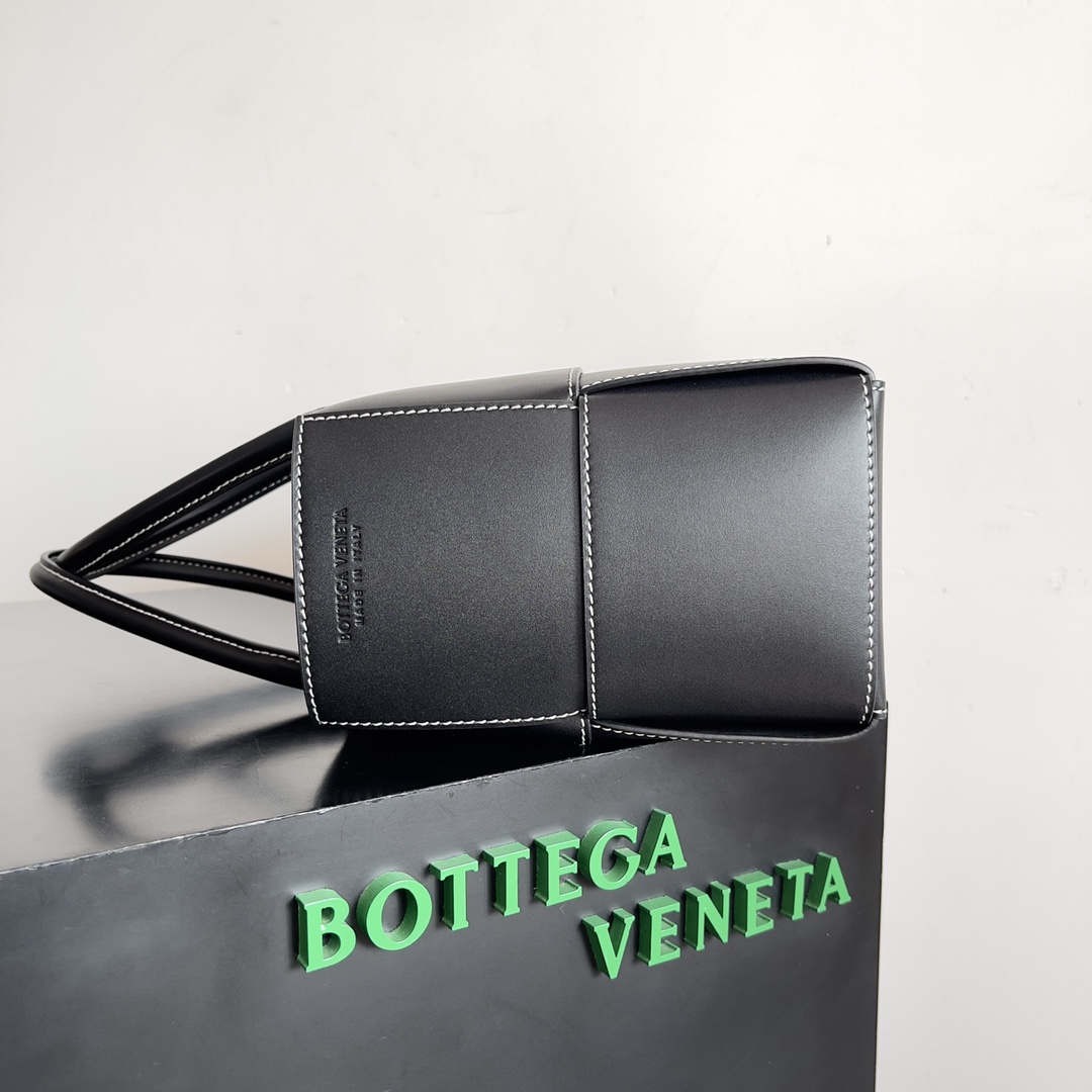 Bottega Veneta Shopping Bags